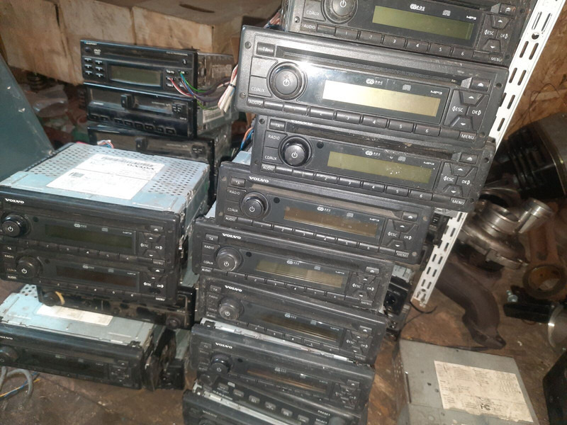 Volvo Video system x-dmr 8 R8 Compact RJ45 - Electrical system: picture 3 Volvo Video system x-dmr 8 R8 Compact RJ45 - Electrical system: picture 3