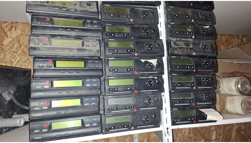 Volvo Video system x-dmr 8 R8 Compact RJ45 - Electrical system: picture 1 Volvo Video system x-dmr 8 R8 Compact RJ45 - Electrical system: picture 1