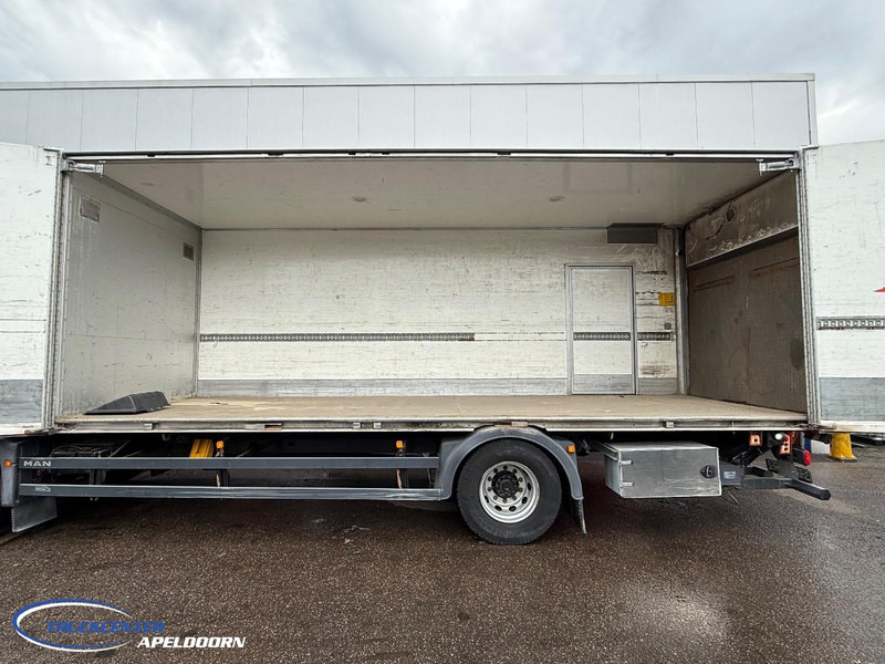 MAN TGM 19.290 Zijdeuren laadbak, 6 Cilinder, Slaapcabine, Euro 6 - Box truck: picture 2 MAN TGM 19.290 Zijdeuren laadbak, 6 Cilinder, Slaapcabine, Euro 6 - Box truck: picture 2