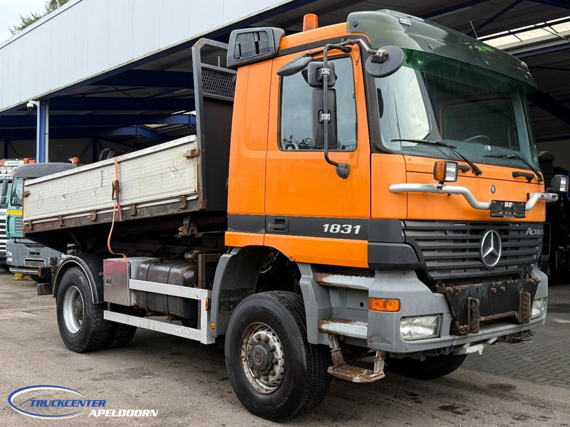 Mercedes-Benz Actros 1831 4x4 Naafreductie, Bladgeveerd, EPS, Originele kilometerstand! - Tipper: picture 1 Mercedes-Benz Actros 1831 4x4 Naafreductie, Bladgeveerd, EPS, Originele kilometerstand! - Tipper: picture 1