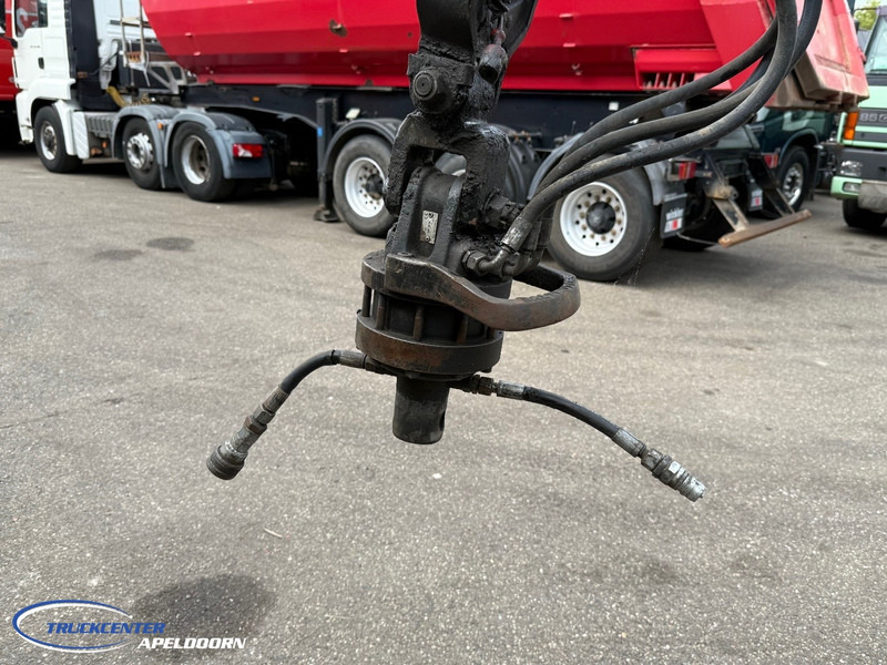 Scania R580 V8 8x4 Reduction axles, HMF 2620 K5 - Tipper, Crane truck: picture 5 Scania R580 V8 8x4 Reduction axles, HMF 2620 K5 - Tipper, Crane truck: picture 5