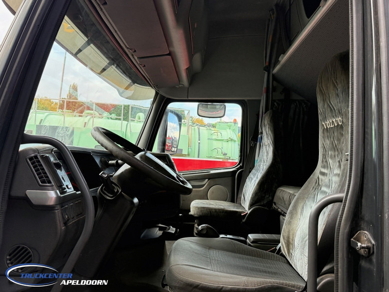 Volvo FH 12 - 460 Globetrotter XL, 770000 km! - Tractor unit: picture 5 Volvo FH 12 - 460 Globetrotter XL, 770000 km! - Tractor unit: picture 5