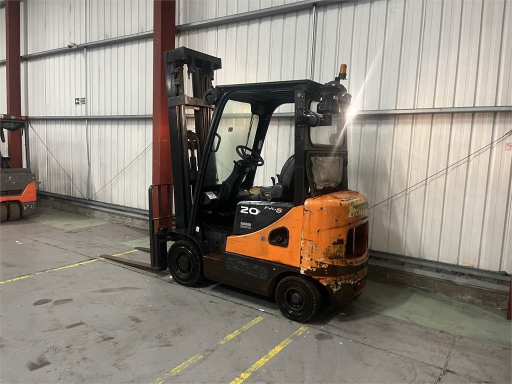 Doosan D20SC-5 - Diesel forklift: picture 3 Doosan D20SC-5 - Diesel forklift: picture 3