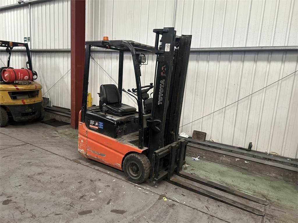 Toyota FBESF15 - Electric forklift: picture 4 Toyota FBESF15 - Electric forklift: picture 4