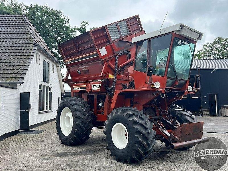 Hesston 7730 - Forage harvester: picture 4 Hesston 7730 - Forage harvester: picture 4