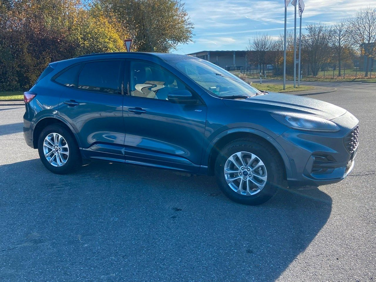 Ford Kuga Plug-In Hybrid ST-Line X - SUV: picture 3 Ford Kuga Plug-In Hybrid ST-Line X - SUV: picture 3