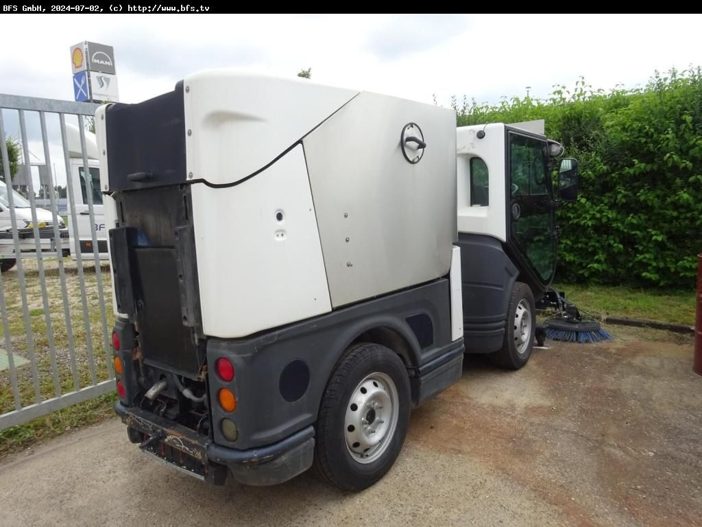 JungoJet 3500 Gehwegtauglich JungoJet 3500 Gehwegtauglich - Road sweeper: picture 4 JungoJet 3500 Gehwegtauglich JungoJet 3500 Gehwegtauglich - Road sweeper: picture 4