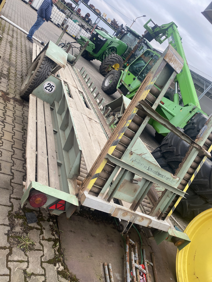 FORTSCHRITT HTS 30.04/1 Przyczepa do skrzyniopalet samowyladowcza - Farm trailer: picture 4 FORTSCHRITT HTS 30.04/1 Przyczepa do skrzyniopalet samowyladowcza - Farm trailer: picture 4