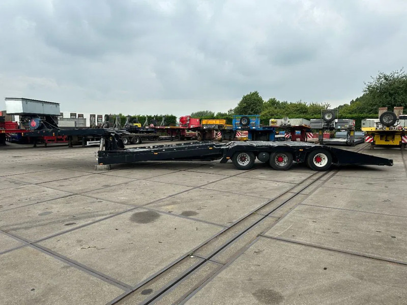 Bodex 3 AXLE TRUCKTRANSPORTER - Autotransporter semi-trailer: picture 2 Bodex 3 AXLE TRUCKTRANSPORTER - Autotransporter semi-trailer: picture 2