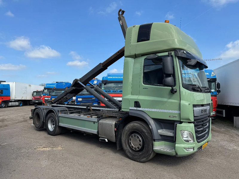 DAF CF 450 6X2 EURO 6 VDL 21T HOOK LIFTING AXLE - Hook lift truck: picture 2 DAF CF 450 6X2 EURO 6 VDL 21T HOOK LIFTING AXLE - Hook lift truck: picture 2