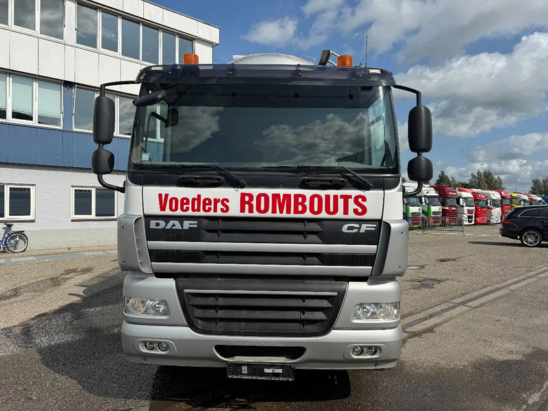 DAF CF 85.360 8X2 EURO 5 + TANK 32.700 LITER - LAMBRECHT - Tank truck: picture 2 DAF CF 85.360 8X2 EURO 5 + TANK 32.700 LITER - LAMBRECHT - Tank truck: picture 2