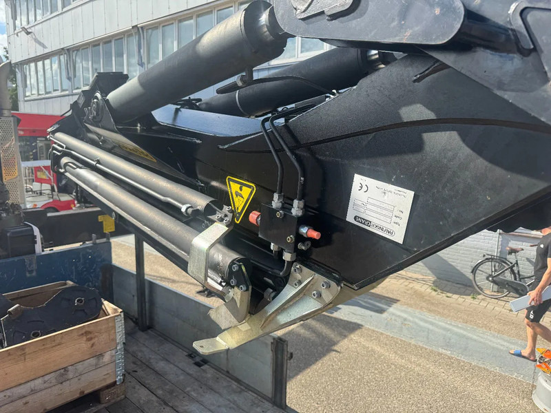DAF CF 85.410 8X2 EURO 5 PALFINGER PK60002 + FLY JIB + REMOTE + TWISTLOCKS - Crane truck: picture 5 DAF CF 85.410 8X2 EURO 5 PALFINGER PK60002 + FLY JIB + REMOTE + TWISTLOCKS - Crane truck: picture 5