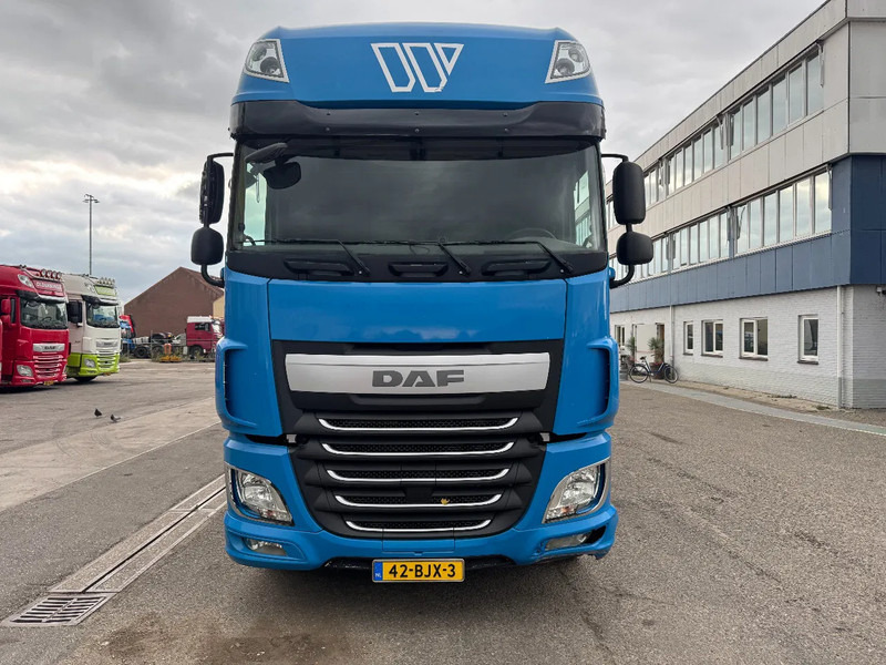 DAF XF 460 6X2 EURO 6 + FLOOR HANGER MOT 07-2026 - Curtainsider truck: picture 2 DAF XF 460 6X2 EURO 6 + FLOOR HANGER MOT 07-2026 - Curtainsider truck: picture 2