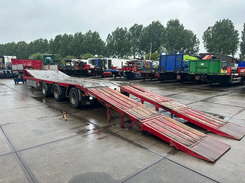 Diversen LAST AXLE STEERING, REMOTE CONTROLE, DOUBLE HYDRAULIC RAMPS - Low loader semi-trailer: picture 3 Diversen LAST AXLE STEERING, REMOTE CONTROLE, DOUBLE HYDRAULIC RAMPS - Low loader semi-trailer: picture 3