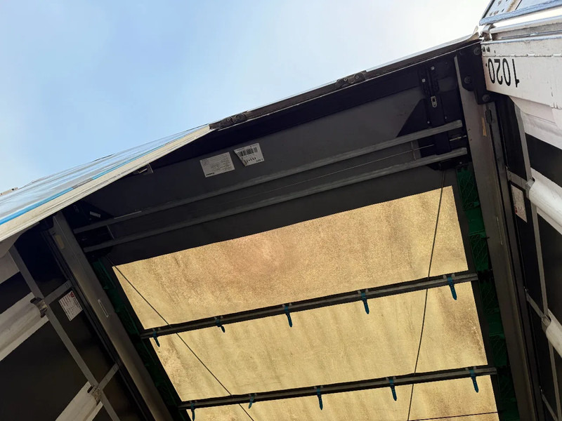 Curtainsider semi-trailer Krone SD - 3 AXLE - DISC BRAKES + SLIDING ROOF: picture 8 Curtainsider semi-trailer Krone SD - 3 AXLE - DISC BRAKES + SLIDING ROOF: picture 8