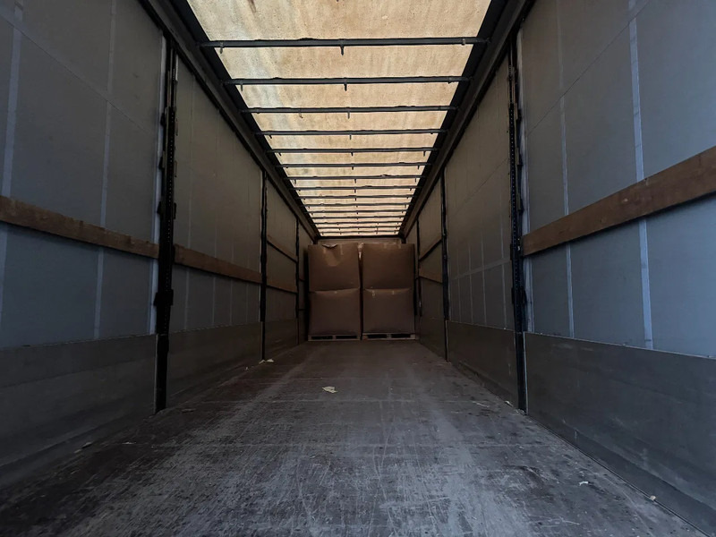 Krone SD SLIDING ROOF ALU BOARDS TÜV TILL 11-2026 - Curtainsider semi-trailer: picture 5 Krone SD SLIDING ROOF ALU BOARDS TÜV TILL 11-2026 - Curtainsider semi-trailer: picture 5