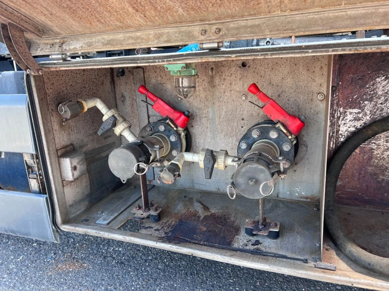 MAN TGX 26.560 6X2 EURO 6 - 11.500L VACUUM CLEANER - 2 COMPARTIMENTEN + INTARDER leasing MAN TGX 26.560 6X2 EURO 6 - 11.500L VACUUM CLEANER - 2 COMPARTIMENTEN + INTARDER: picture 10 MAN TGX 26.560 6X2 EURO 6 - 11.500L VACUUM CLEANER - 2 COMPARTIMENTEN + INTARDER leasing MAN TGX 26.560 6X2 EURO 6 - 11.500L VACUUM CLEANER - 2 COMPARTIMENTEN + INTARDER: picture 10