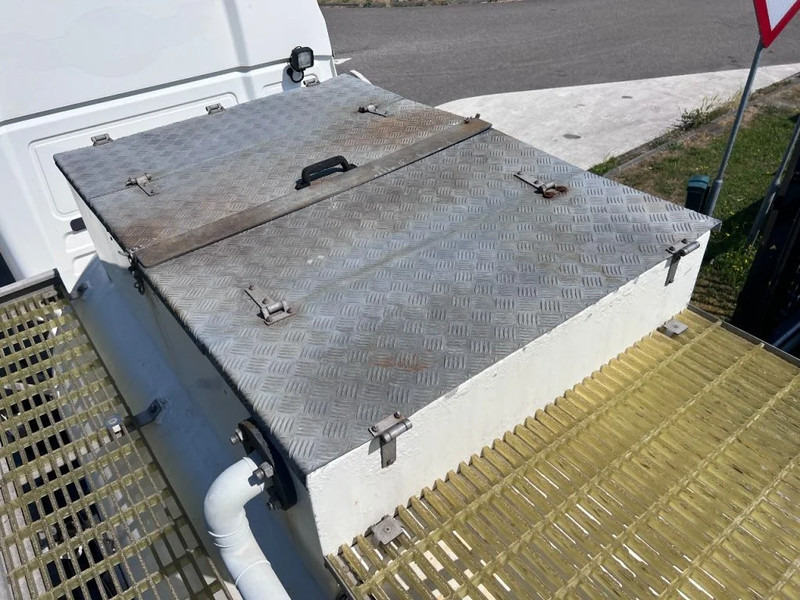 MAN TGX 26.560 6X2 EURO 6 - 11.500L VACUUM CLEANER - 2 COMPARTIMENTEN + INTARDER leasing MAN TGX 26.560 6X2 EURO 6 - 11.500L VACUUM CLEANER - 2 COMPARTIMENTEN + INTARDER: picture 11 MAN TGX 26.560 6X2 EURO 6 - 11.500L VACUUM CLEANER - 2 COMPARTIMENTEN + INTARDER leasing MAN TGX 26.560 6X2 EURO 6 - 11.500L VACUUM CLEANER - 2 COMPARTIMENTEN + INTARDER: picture 11