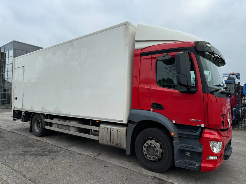 Mercedes-Benz Antos 1924 - 4 UNITS! - 4X2 + EURO 6 + DHOLLANDIA LIFT - Box truck: picture 3 Mercedes-Benz Antos 1924 - 4 UNITS! - 4X2 + EURO 6 + DHOLLANDIA LIFT - Box truck: picture 3