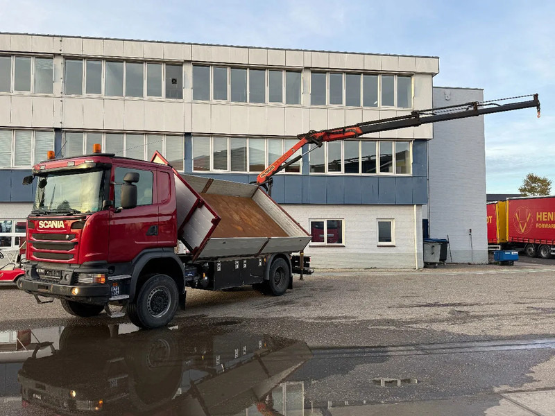 Scania G370 4X4 EURO 6 + 3-SIDE TIPPER + PALFINGER PK9002 + REMOTE - Crane truck: picture 2 Scania G370 4X4 EURO 6 + 3-SIDE TIPPER + PALFINGER PK9002 + REMOTE - Crane truck: picture 2