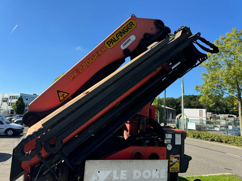 Scania P360 8X4 - EURO 5 + PALFINGER PK22002-EH + REMOTE - Dropside/ Flatbed truck, Crane truck: picture 5 Scania P360 8X4 - EURO 5 + PALFINGER PK22002-EH + REMOTE - Dropside/ Flatbed truck, Crane truck: picture 5