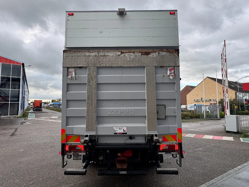 Scania P450 6X2 EURO 6 NGS 2500 KG ZEPRO LOAD LIFT - Curtainsider truck: picture 4 Scania P450 6X2 EURO 6 NGS 2500 KG ZEPRO LOAD LIFT - Curtainsider truck: picture 4