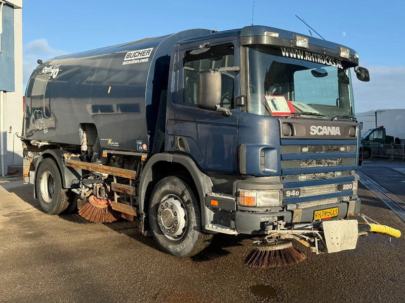 Scania P94-220 4X2 SWEEPER / VEEGMACHINE - Road sweeper: picture 3 Scania P94-220 4X2 SWEEPER / VEEGMACHINE - Road sweeper: picture 3