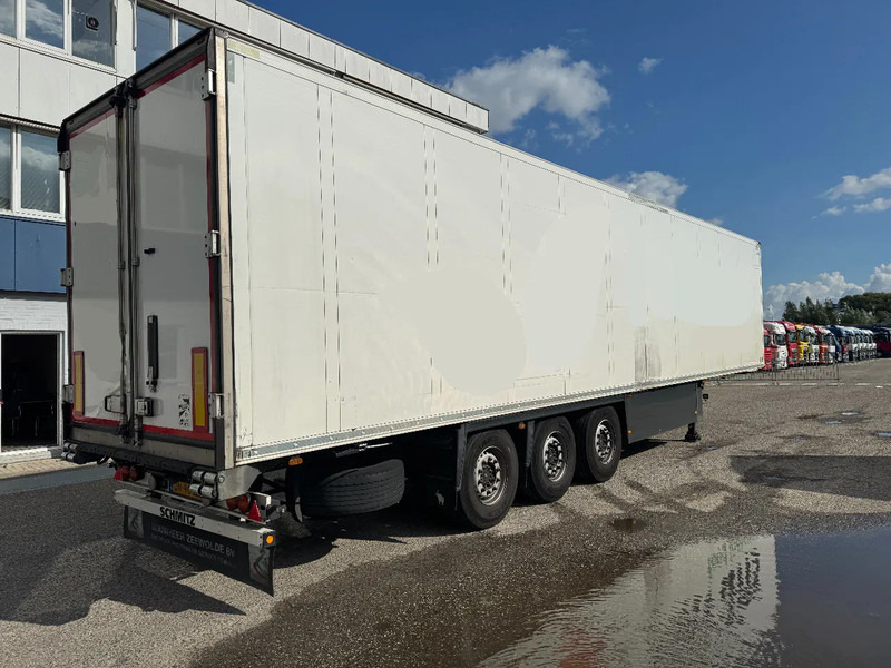 Schmitz Cargobull SCB*S3B THERMO KING SLX 300E TÜV TILL 03-2026 - Refrigerator semi-trailer: picture 4 Schmitz Cargobull SCB*S3B THERMO KING SLX 300E TÜV TILL 03-2026 - Refrigerator semi-trailer: picture 4