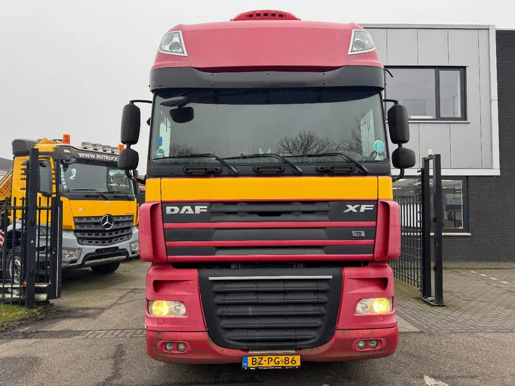 DAF XF 105.460 4X2 - EURO 5 + FULL SPOILER + NL TRUC - Tractor unit: picture 2 DAF XF 105.460 4X2 - EURO 5 + FULL SPOILER + NL TRUC - Tractor unit: picture 2