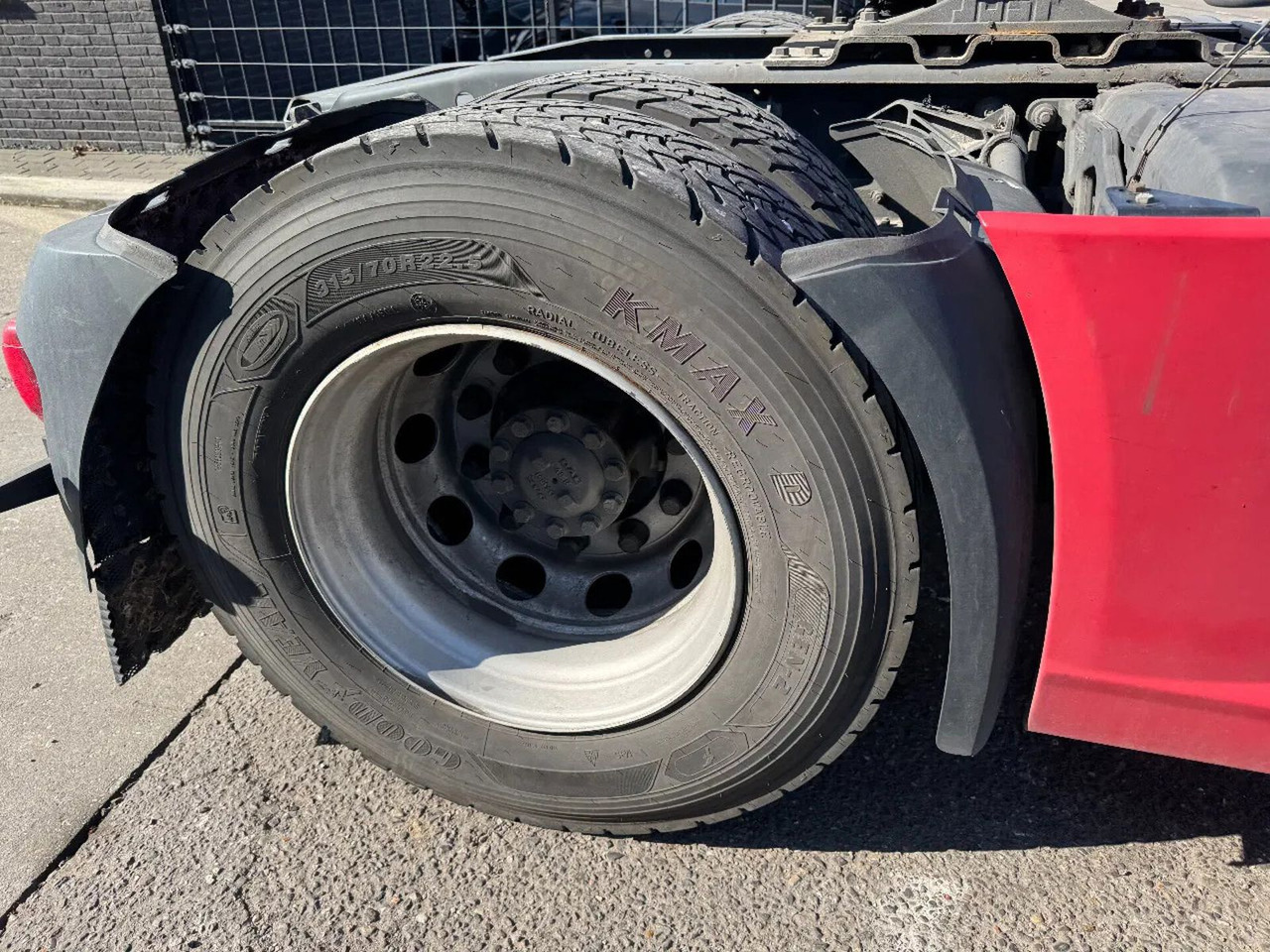 Tractor unit DAF XF 440 4X2 EURO 6 SKIRTS 2017: picture 10