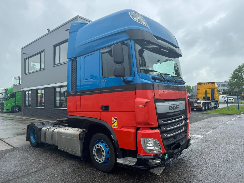 DAF XF 440 4X2 LOW DECK EURO 6 - Tractor unit: picture 3 DAF XF 440 4X2 LOW DECK EURO 6 - Tractor unit: picture 3