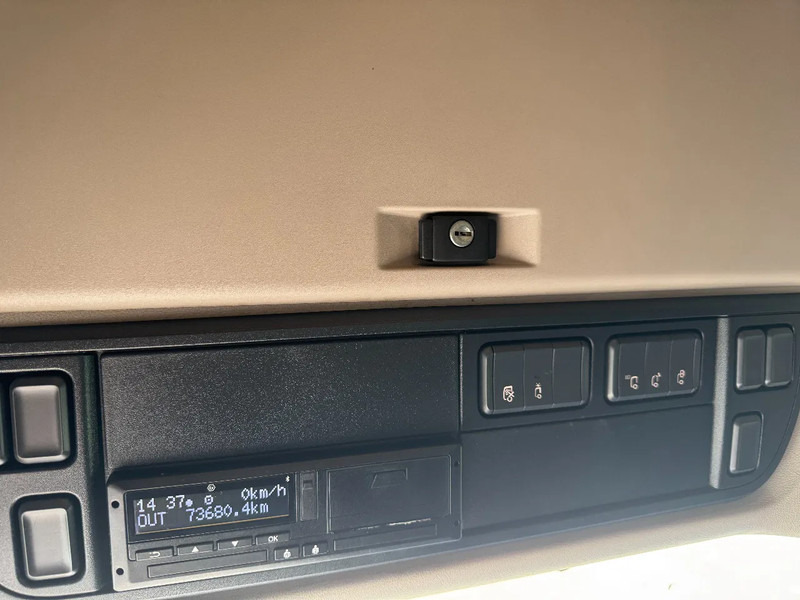 Tractor unit DAF XF 450 4X2 EURO 6 MEGA: picture 13