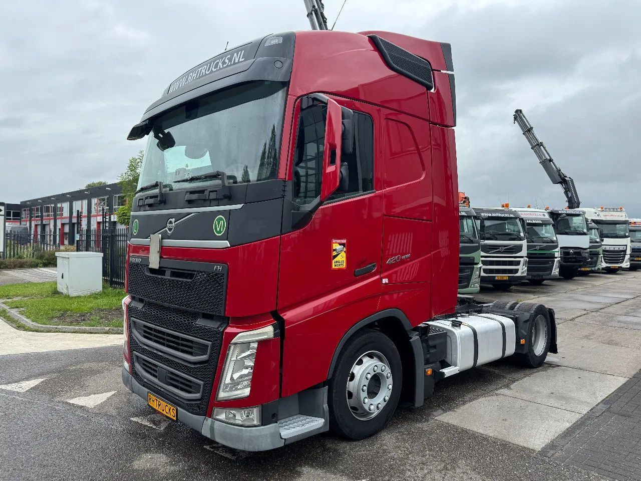 Volvo FH 420 4X2 - EURO 6 + LOW DECK - Tractor unit: picture 1 Volvo FH 420 4X2 - EURO 6 + LOW DECK - Tractor unit: picture 1