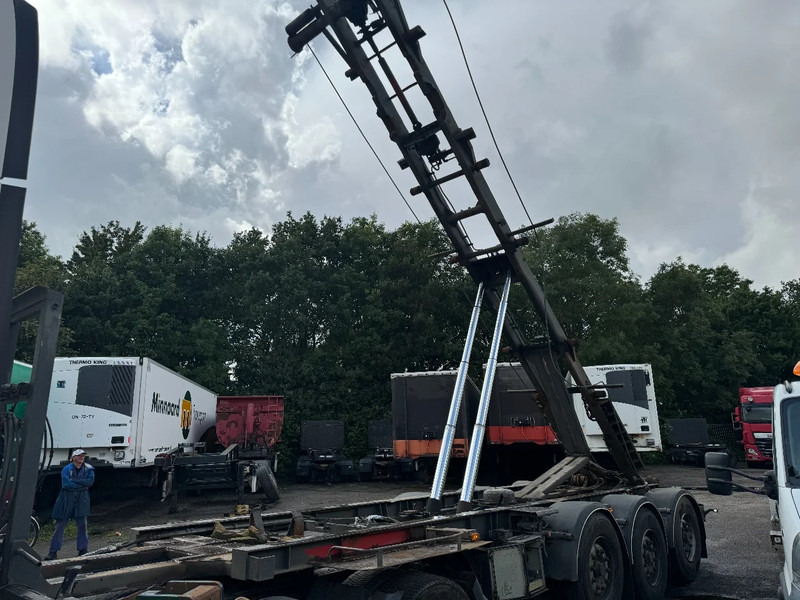 Van Hool CABLE AND KIPPING SYSTEM 3X BPW AXLE FRONT LIFTING - Container transporter/ Swap body semi-trailer: picture 5 Van Hool CABLE AND KIPPING SYSTEM 3X BPW AXLE FRONT LIFTING - Container transporter/ Swap body semi-trailer: picture 5