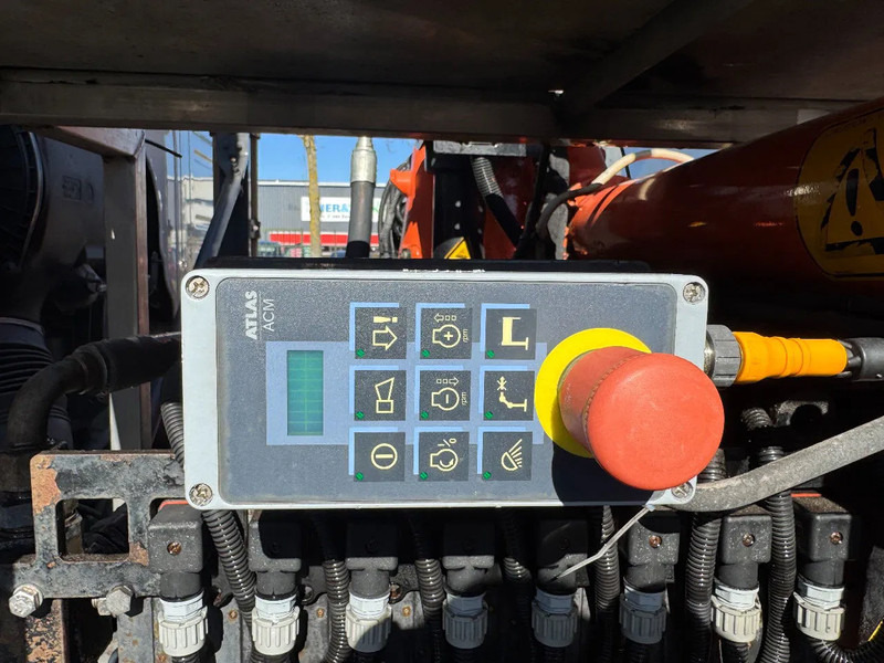 Volvo FM 330 6X2 - EURO 5 + ATLAS 126.3E A2 + REMOTE + LIFT/STEERING AXLE leasing Volvo FM 330 6X2 - EURO 5 + ATLAS 126.3E A2 + REMOTE + LIFT/STEERING AXLE: picture 20 Volvo FM 330 6X2 - EURO 5 + ATLAS 126.3E A2 + REMOTE + LIFT/STEERING AXLE leasing Volvo FM 330 6X2 - EURO 5 + ATLAS 126.3E A2 + REMOTE + LIFT/STEERING AXLE: picture 20