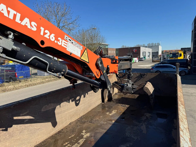 Volvo FM 330 6X2 - EURO 5 + ATLAS 126.3E A2 + REMOTE + LIFT/STEERING AXLE leasing Volvo FM 330 6X2 - EURO 5 + ATLAS 126.3E A2 + REMOTE + LIFT/STEERING AXLE: picture 19 Volvo FM 330 6X2 - EURO 5 + ATLAS 126.3E A2 + REMOTE + LIFT/STEERING AXLE leasing Volvo FM 330 6X2 - EURO 5 + ATLAS 126.3E A2 + REMOTE + LIFT/STEERING AXLE: picture 19