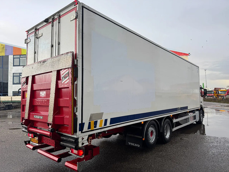 Volvo FM 330 6X2 EURO 6 CARRIER SUPRA ZEPRO LOAD LIFT - Refrigerator truck: picture 4 Volvo FM 330 6X2 EURO 6 CARRIER SUPRA ZEPRO LOAD LIFT - Refrigerator truck: picture 4
