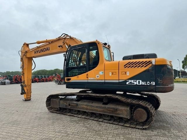 HYUNDAI R 250 NLC-9 - Crawler excavator: picture 2 HYUNDAI R 250 NLC-9 - Crawler excavator: picture 2