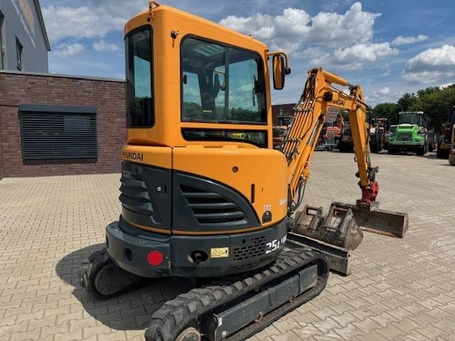 HYUNDAI R25Z-9 AK - Mini excavator: picture 5 HYUNDAI R25Z-9 AK - Mini excavator: picture 5