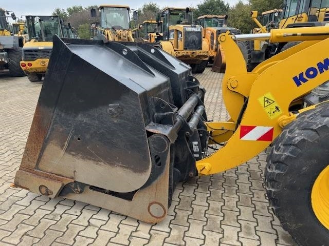 Komatsu WA 100 M-8  - Wheel loader: picture 5 Komatsu WA 100 M-8  - Wheel loader: picture 5