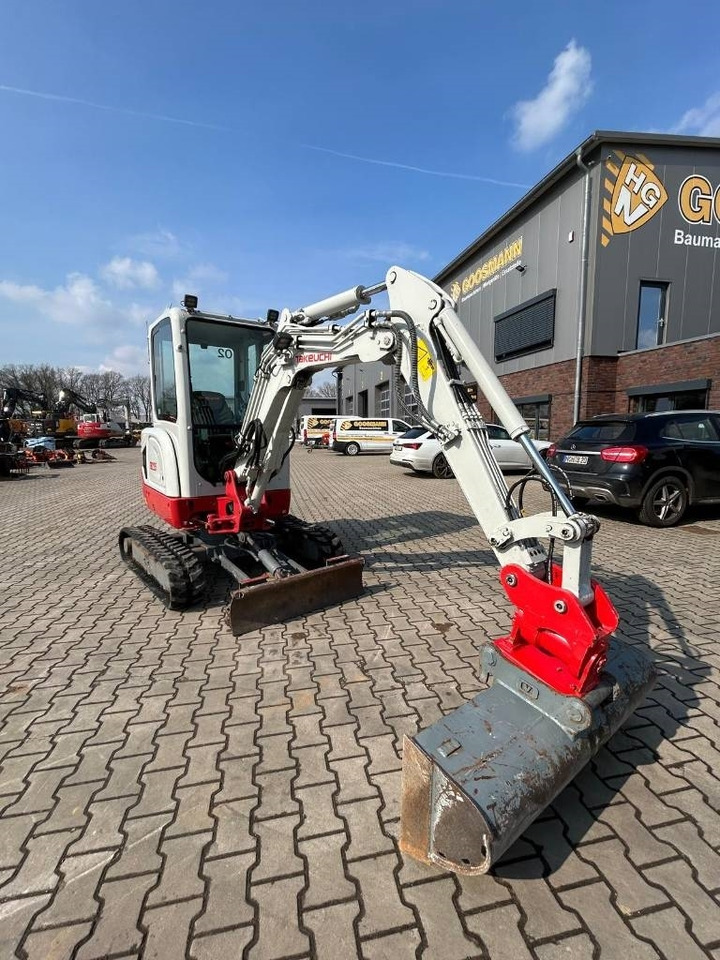 Takeuchi TB 225 - Mini excavator: picture 4 Takeuchi TB 225 - Mini excavator: picture 4