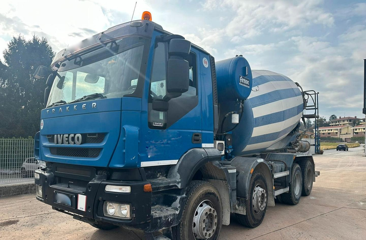 - Concrete mixer truck: picture 2 - Concrete mixer truck: picture 2