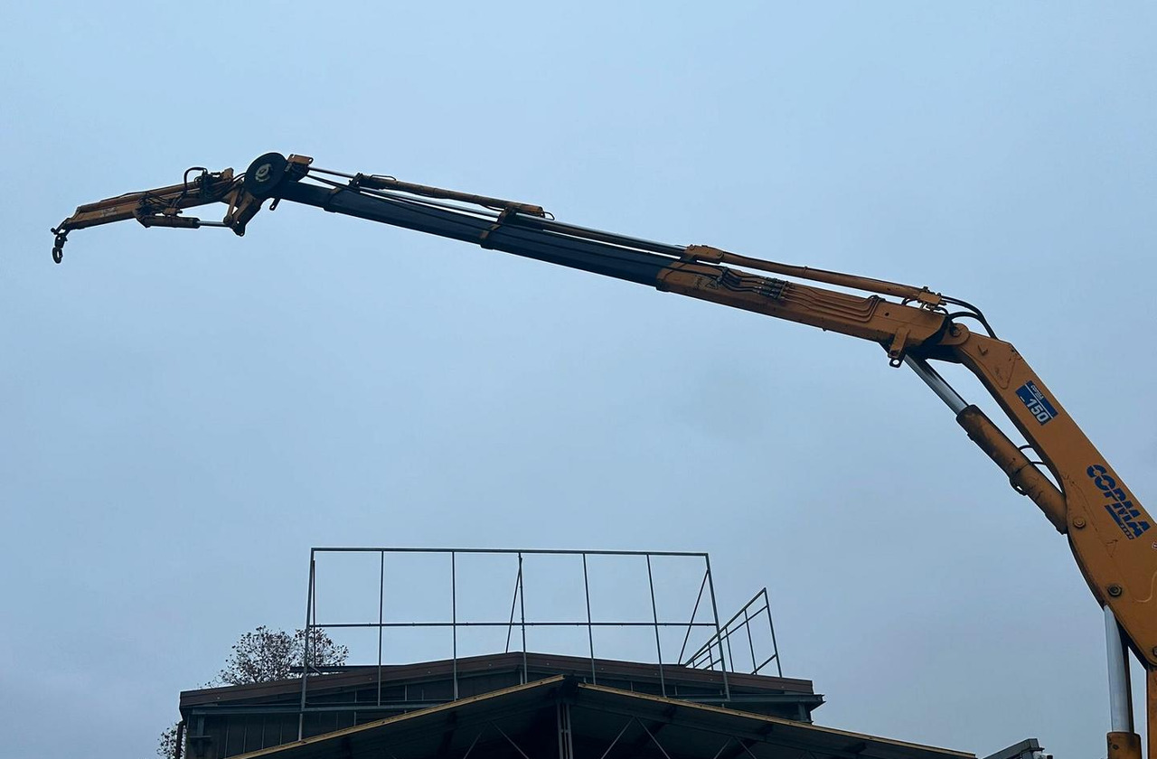 Motrice Iveco eurotech con la grù - Tipper, Crane truck: picture 5 Motrice Iveco eurotech con la grù - Tipper, Crane truck: picture 5