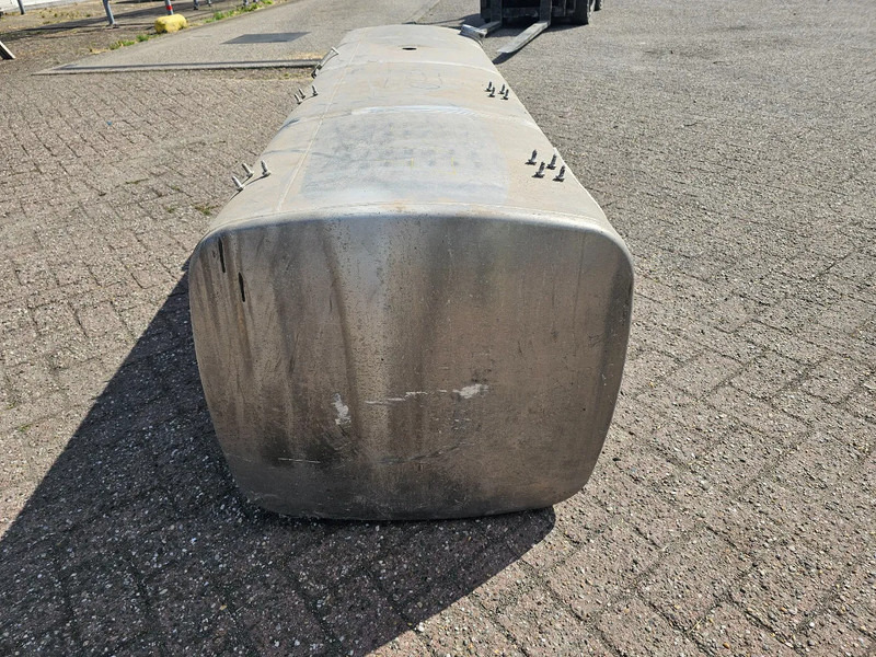 DAF Dieseltank - 1944801 - 845 Liter L68 B230 H63 - Fuel tank for Truck: picture 5 DAF Dieseltank - 1944801 - 845 Liter L68 B230 H63 - Fuel tank for Truck: picture 5