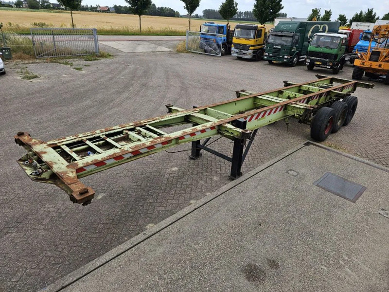 Fruehauf Steelspring - Drumbrakes - Container transporter/ Swap body semi-trailer: picture 1 Fruehauf Steelspring - Drumbrakes - Container transporter/ Swap body semi-trailer: picture 1