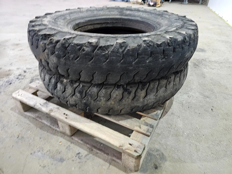 Goodyear 11.00-24 - Tire for Truck: picture 1 Goodyear 11.00-24 - Tire for Truck: picture 1