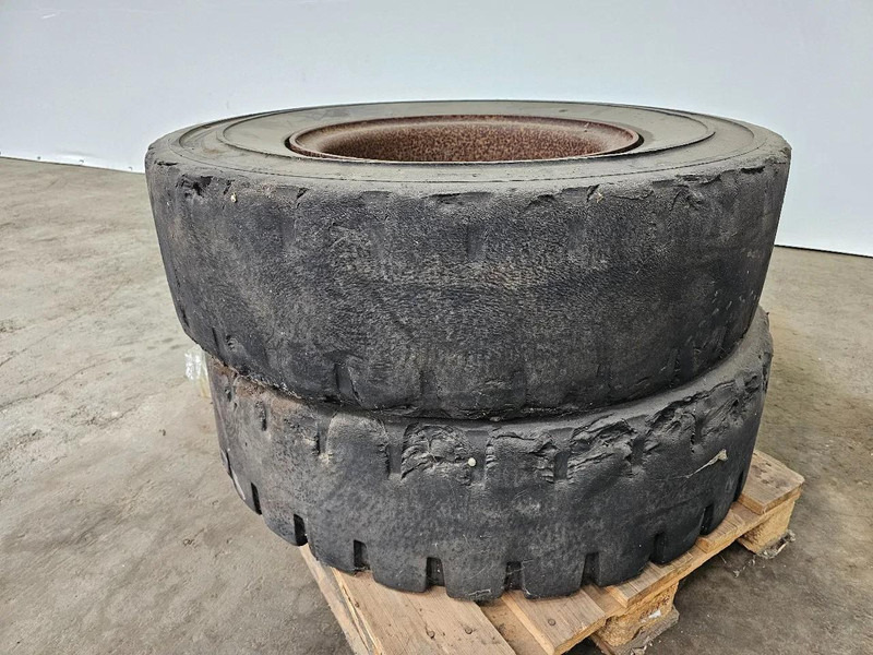 Michelin FULL RUBBER - Tire: picture 5 Michelin FULL RUBBER - Tire: picture 5