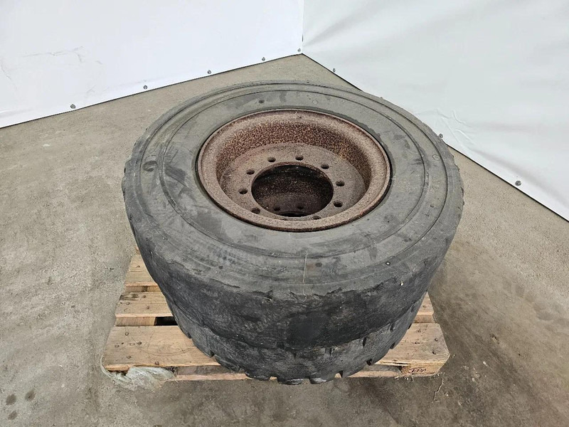 Michelin FULL RUBBER - Tire: picture 1 Michelin FULL RUBBER - Tire: picture 1