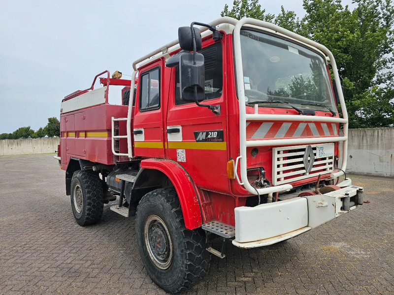 Renault M210 Arbois 3500L - Hydraulic winch - Fire truck: picture 3 Renault M210 Arbois 3500L - Hydraulic winch - Fire truck: picture 3