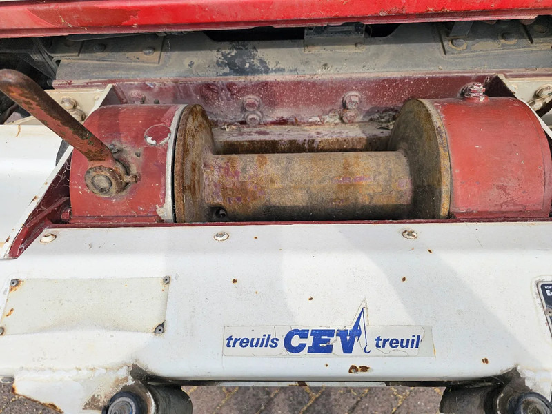 Fire truck Renault M210 Arbois 3500L - Hydraulic winch: picture 19